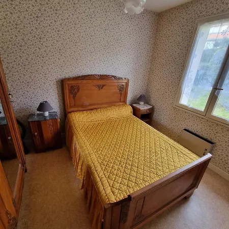 別荘 Maison F4 70 M² Avec Jardin A - Fr-1-71-52 *
