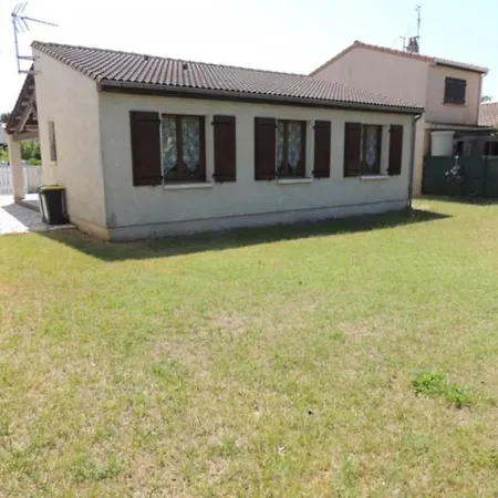 Сasa de vacaciones Maison F4 70 M² Avec Jardin A - Fr-1-71-52 *